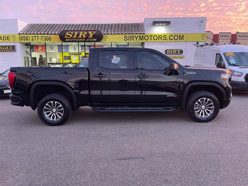 Used 2021 GMC Sierra 1500 AT4 image 2