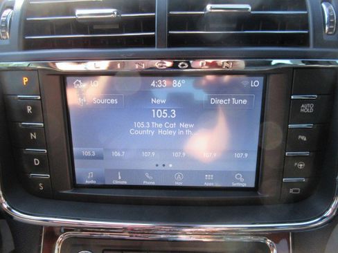 Used 2020 Lincoln Continental Reserve w/ Luxury Package image 24