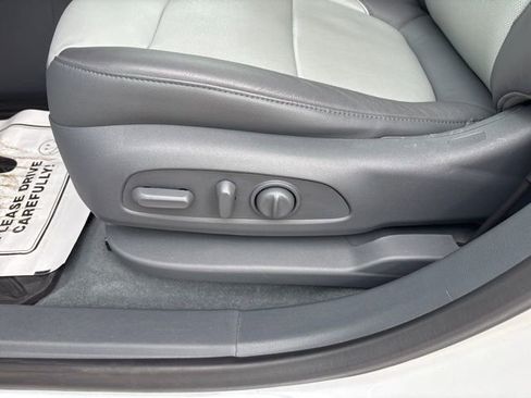 Used 2020 Chevrolet Blazer LT w/ Sound & Technology Package image 5