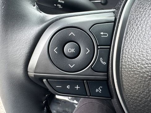 Certified 2025 Toyota Corolla SE image 33