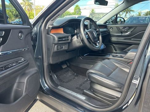 Used 2022 Lincoln Corsair Reserve w/ Equipment Group 201A image 10