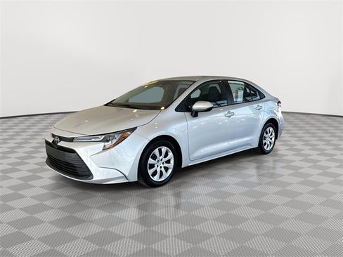 Used 2023 Toyota Corolla LE image 6