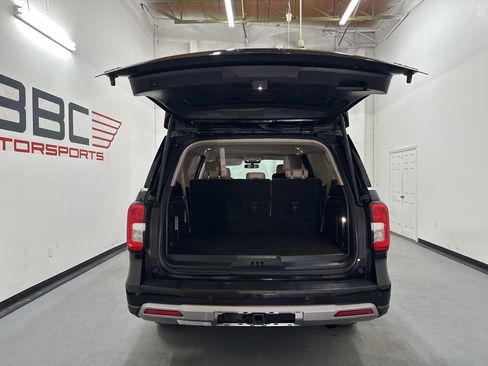 Used 2023 Ford Expedition Max XLT image 18