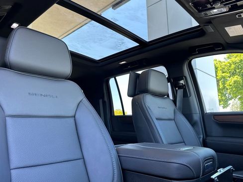 New 2026 GMC Yukon XL Denali AWD/4WD image 19