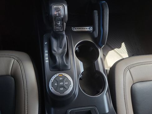 Used 2024 Ford Bronco Wildtrak AWD/4WD image 16
