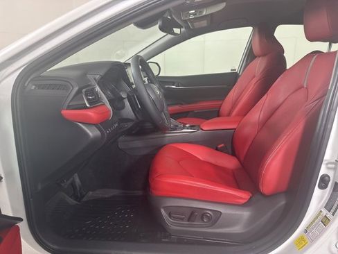 Used 2021 Toyota Camry XSE image 11