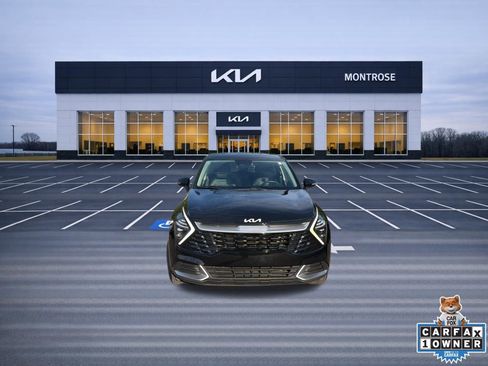 Used 2024 Kia Sportage EX FWD image 2