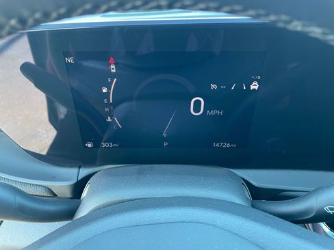 Used 2025 Buick Envista Sport Touring image 39