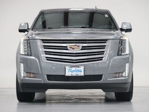 Used 2020 Cadillac Escalade Platinum AWD/4WD image 2