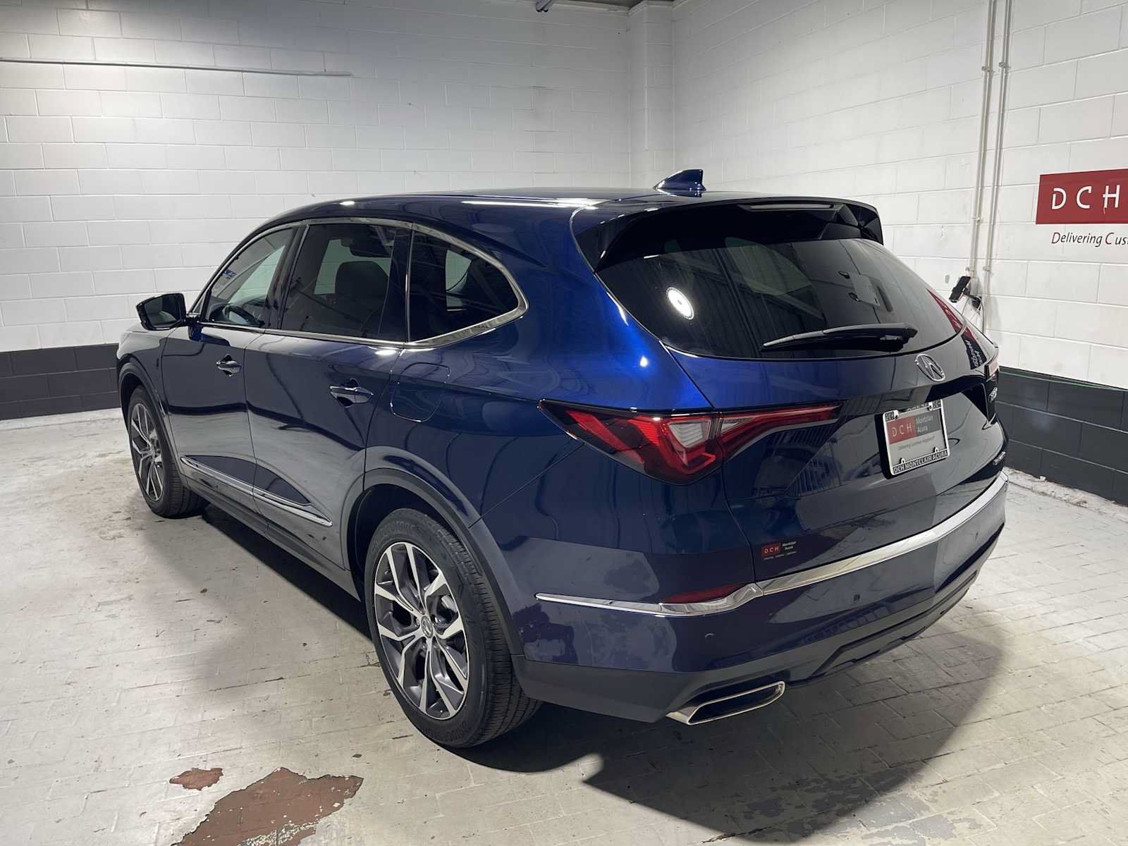 Used 2024 Acura MDX w/ Technology Package AWD/4WD image 4