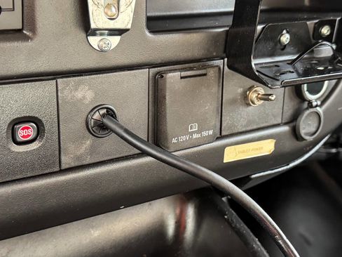 Used 2018 Chevrolet Express 2500 w/ Driver Convenience Package image 36