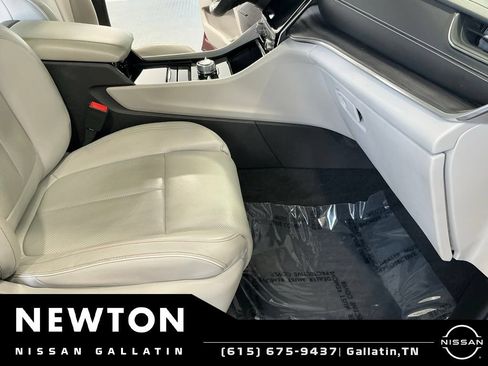 Used 2022 Jeep Grand Cherokee L Overland w/ Advanced Protech Group III AWD/4WD image 25