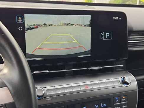 Used 2025 Hyundai Kona SEL FWD image 24