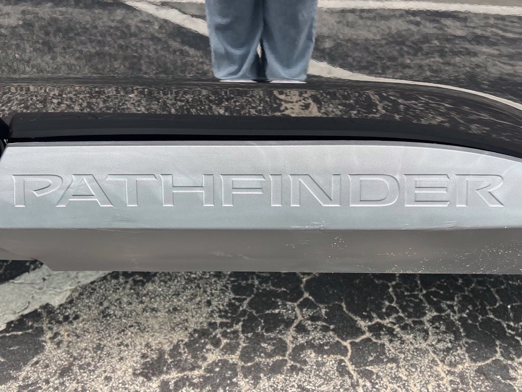 Used 2023 Nissan Pathfinder S FWD image 8