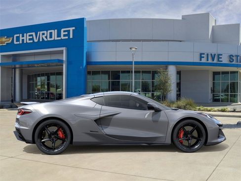 New 2025 Chevrolet Corvette E-Ray image 5