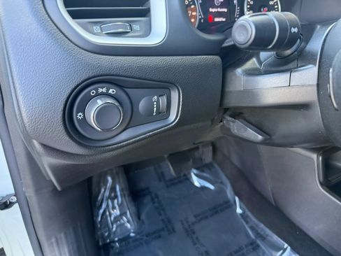 Used 2020 Jeep Renegade Sport w/ UConnect 7.0 Group FWD image 10