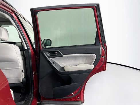 Used 2018 Subaru Forester 2.5i Premium w/ All-Weather Package image 28