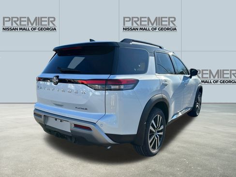 New 2025 Nissan Pathfinder Platinum image 5