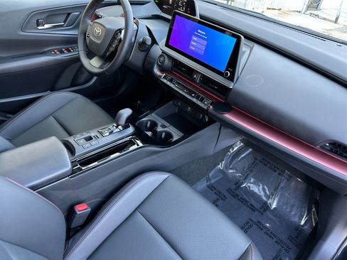 Used 2026 Toyota Prius Plug-In Hybrid image 17