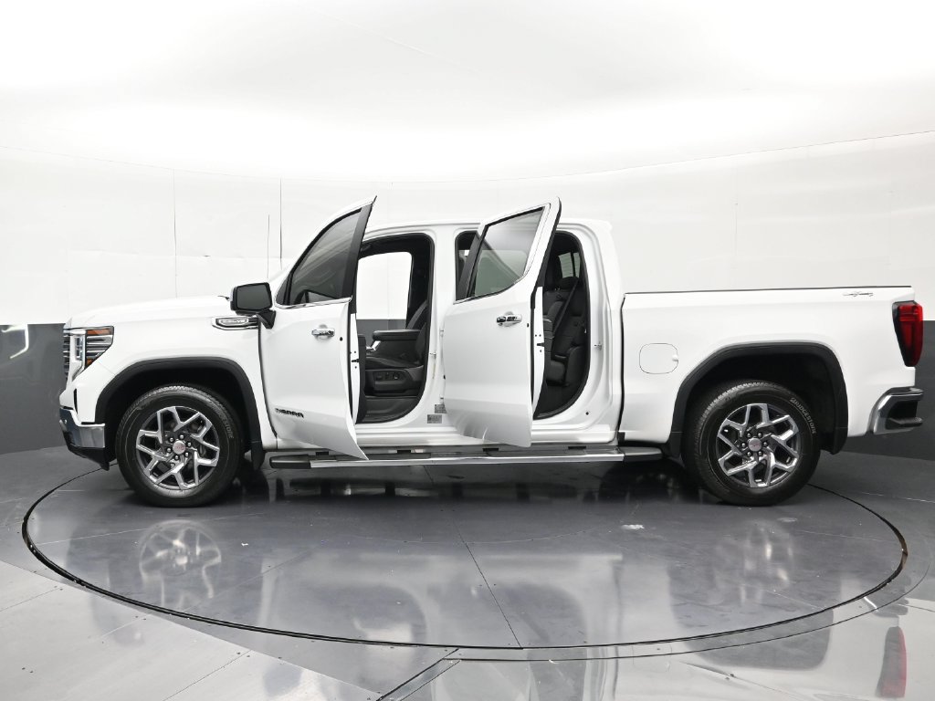 Used 2023 GMC Sierra 1500 SLT w/ SLT Premium Plus Package AWD/4WD image 36