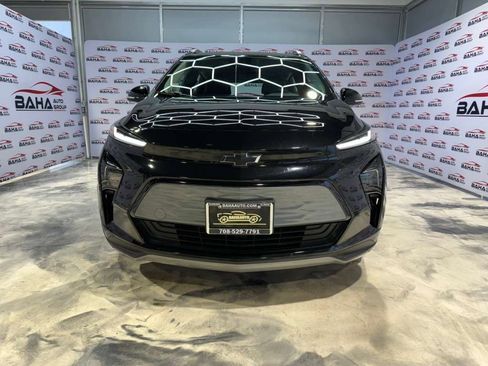 Used 2022 Chevrolet Bolt EUV LT w/ Convenience Package image 3