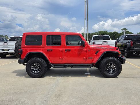 Used 2024 Jeep Wrangler Unlimited Rubicon AWD/4WD image 4