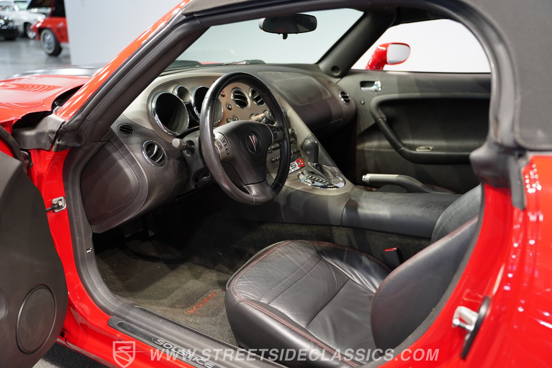 Used 2007 Pontiac Solstice GXP RWD image 4