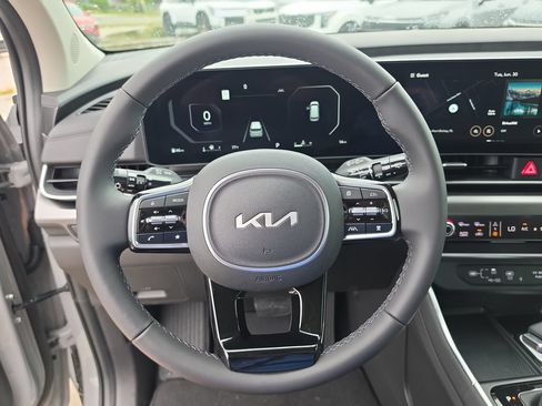 New 2026 Kia Carnival SX w/ SX Dark Edition Package FWD image 31
