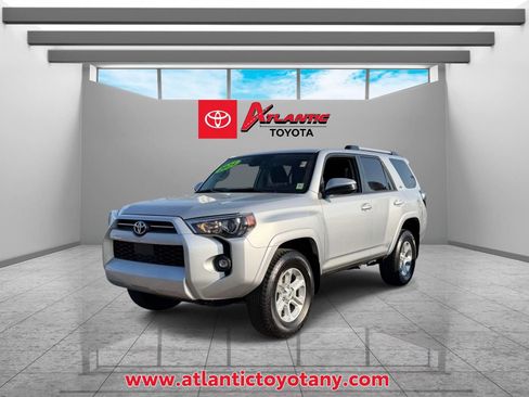 Used 2024 Toyota 4Runner SR5 AWD/4WD image 2
