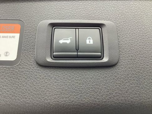 Used 2025 Mitsubishi Eclipse Cross AWD image 12