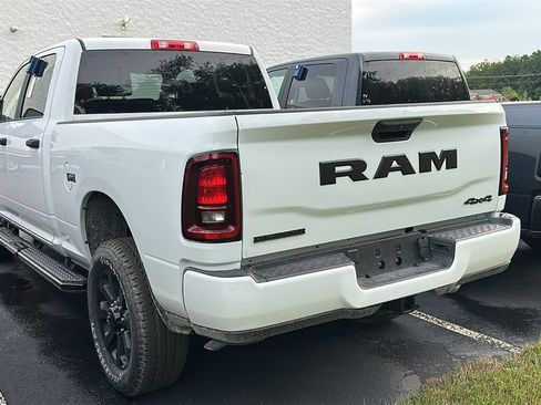 Used 2025 RAM 2500 Big Horn AWD/4WD image 4
