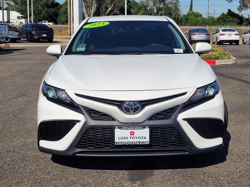 Used 2023 Toyota Camry SE FWD image 2