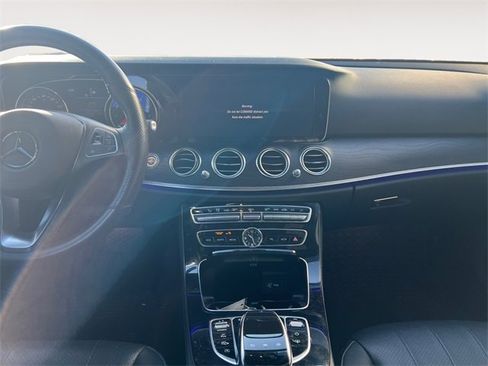 Used 2017 Mercedes-Benz E 300 4MATIC image 10
