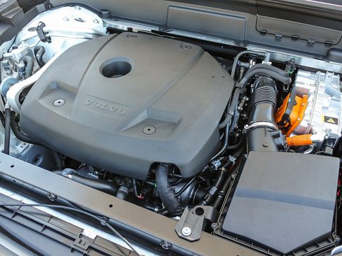 New 2026 Volvo XC60 T8 Ultra w/ Protection Package Premier image 13