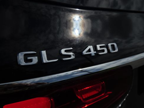 Certified 2024 Mercedes-Benz GLS 450 4MATIC image 37
