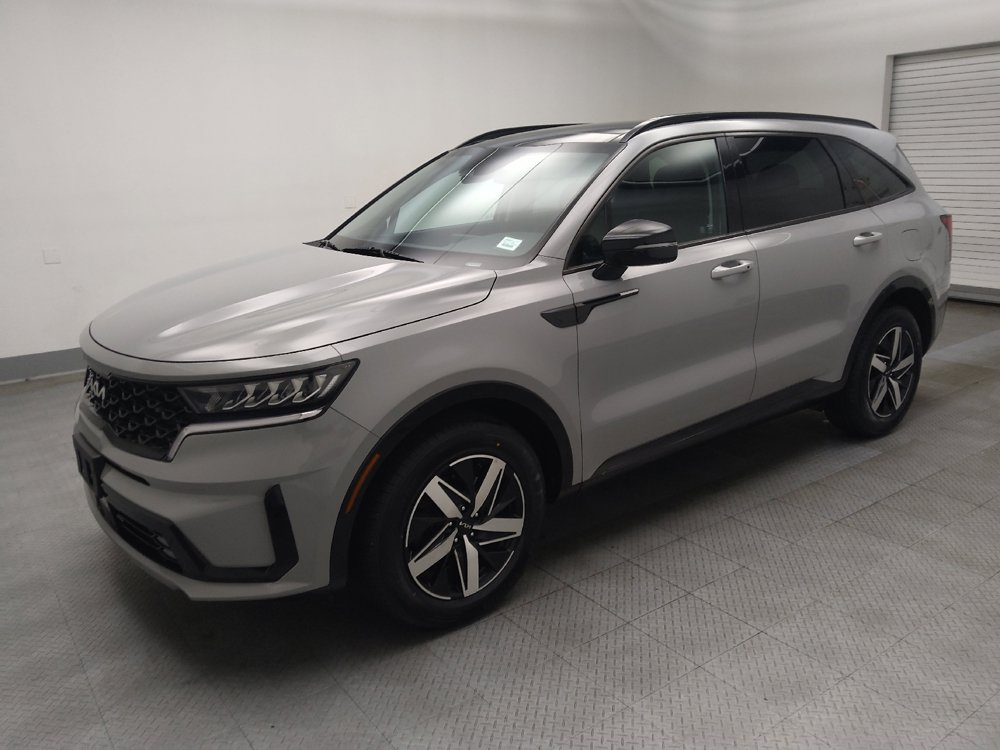 Used 2023 Kia Sorento EX w/ Panoramic Sunroof Package FWD image 2