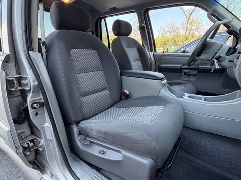 Used 2003 Ford Explorer Sport Trac XLT image 24