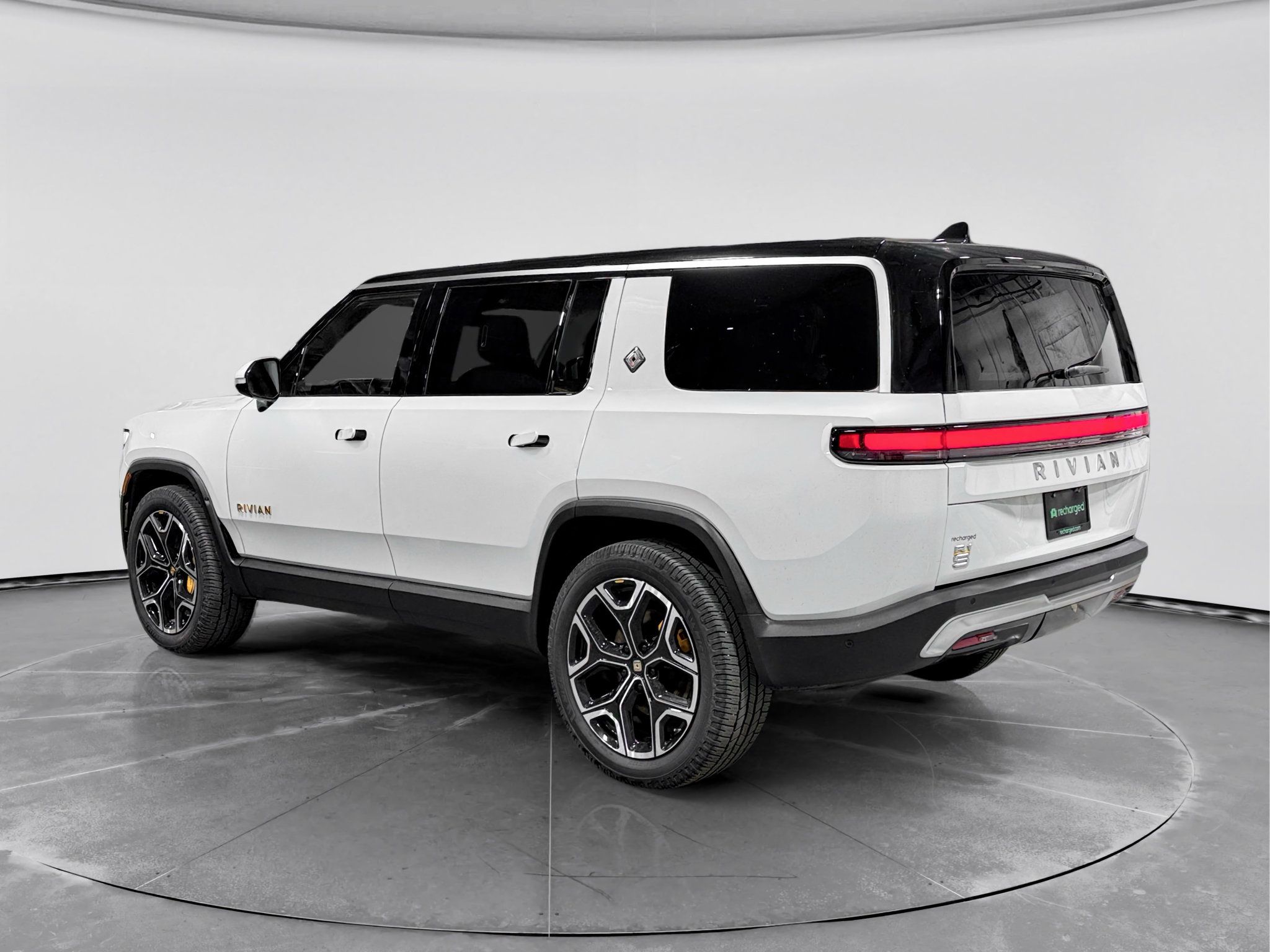 Used 2023 Rivian R1S Adventure Quad AWD/4WD image 2