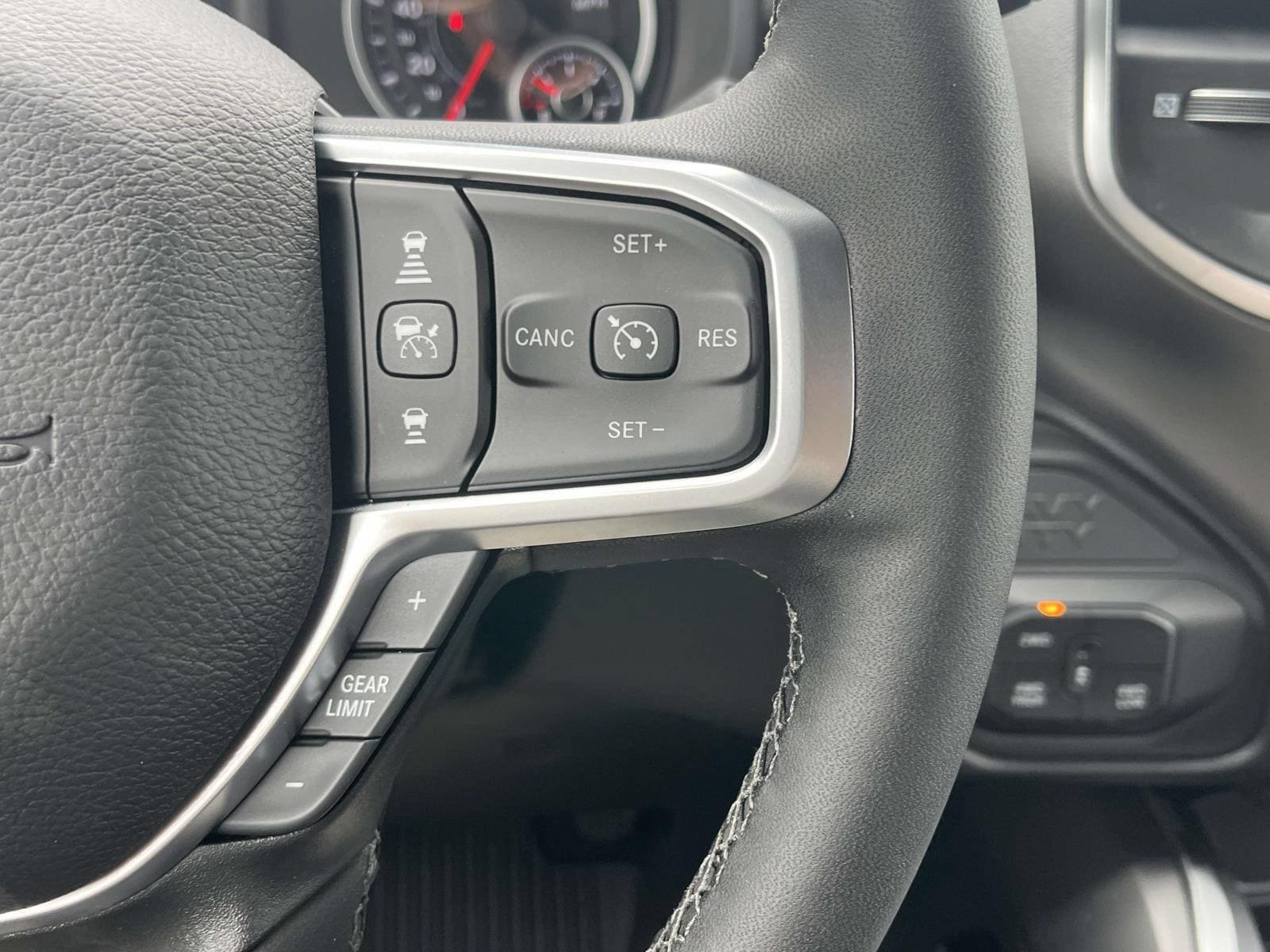 New 2027 RAM 3500 Big Horn AWD/4WD image 12