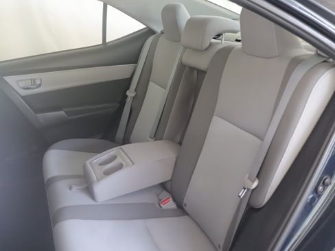 Used 2017 Toyota Corolla LE w/ Carpet Mat Package (TMS) FWD image 8