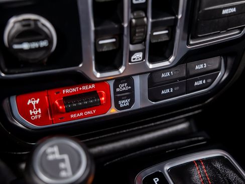 Used 2020 Jeep Gladiator Rubicon AWD/4WD image 36