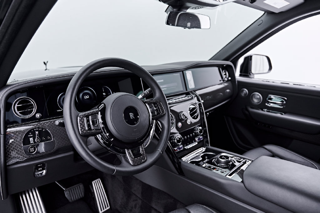 Used 2025 Rolls-Royce Cullinan Black Badge AWD/4WD image 2