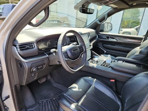 Used 2024 Jeep Wagoneer 4WD w/ Premium Group I image 13
