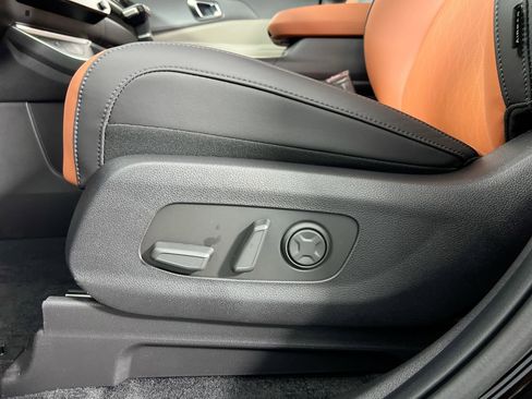 New 2026 Kia Carnival EX FWD image 14