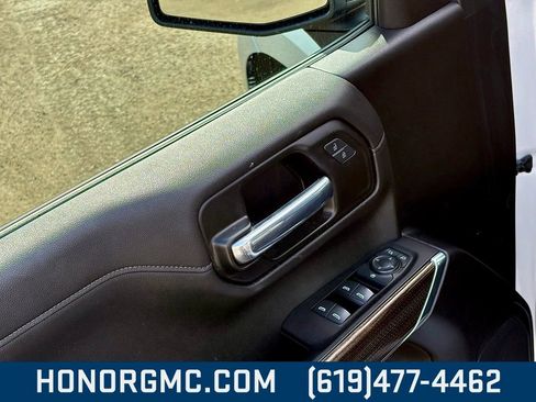 Used 2021 Chevrolet Silverado 1500 LT image 16