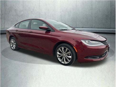Used 2016 Chrysler 200 S image 8