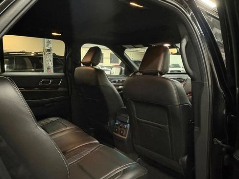 Used 2018 Ford Explorer Platinum AWD/4WD image 23
