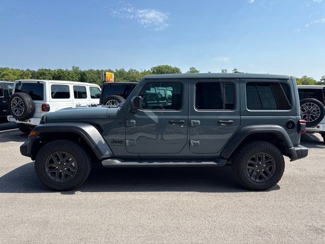 Used 2024 Jeep Wrangler Unlimited Sport AWD/4WD image 7