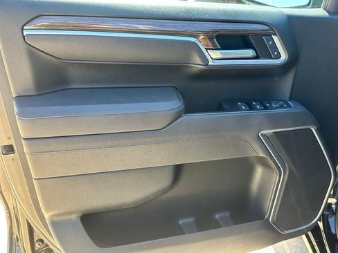Used 2025 Chevrolet Silverado 1500 LT AWD/4WD image 21