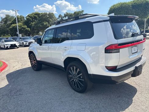 Used 2026 Lexus GX 550 w/ Accessory Package (31) AWD/4WD image 3
